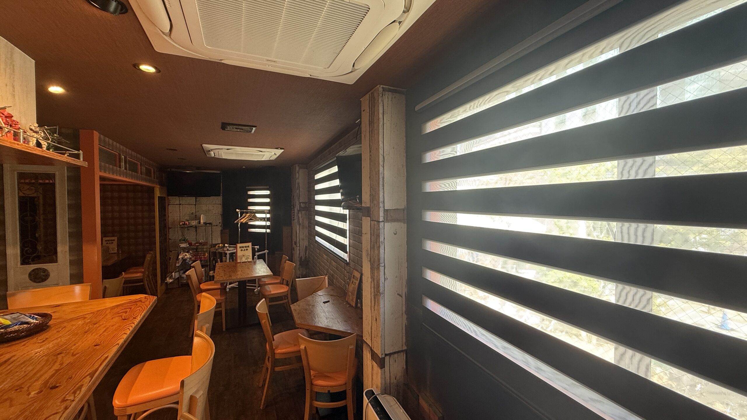 設備 - ロールカーテン